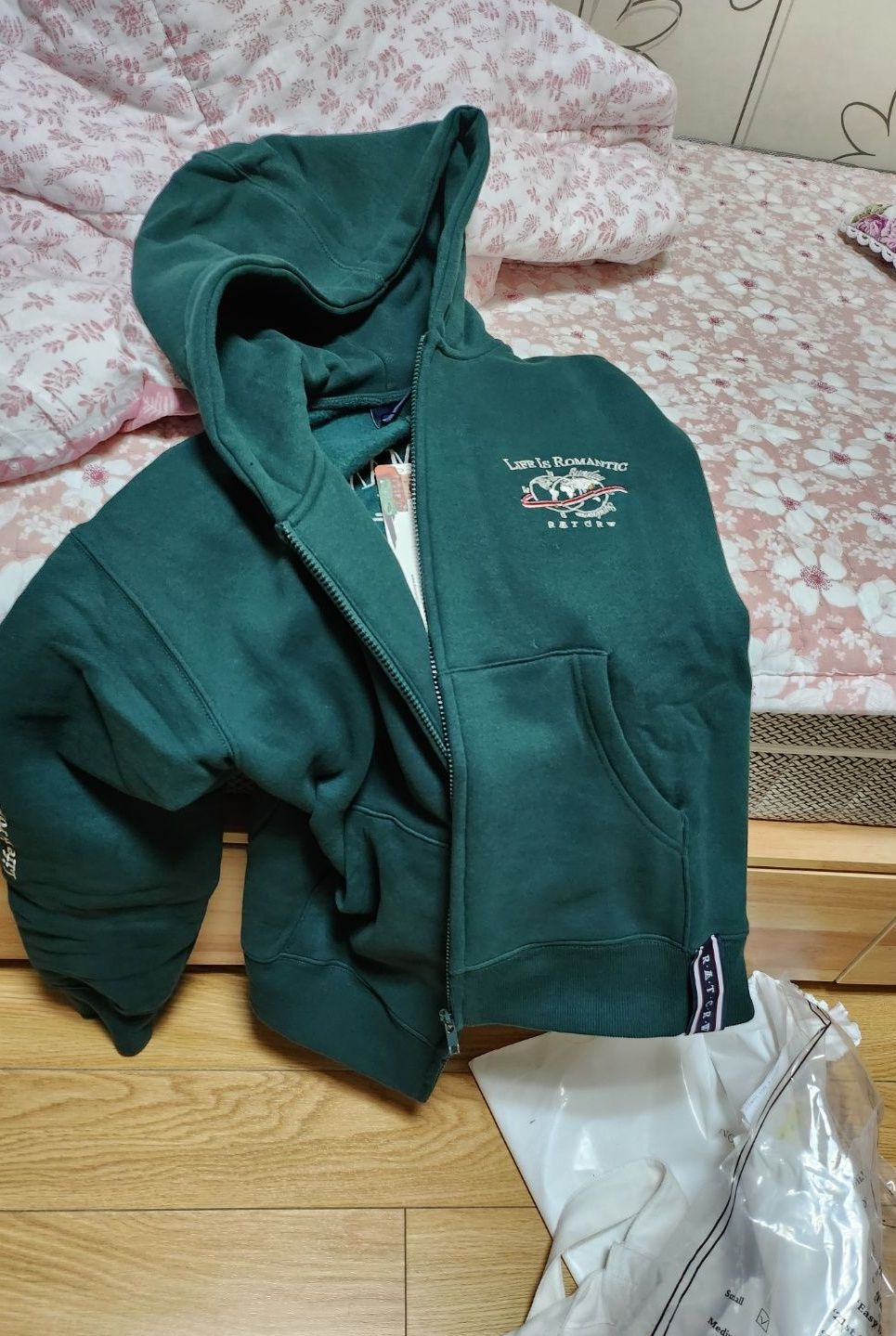 MUSINSA | ROMANTIC CROWN LIFE IS ROMANTIC HOODIE ZIP UP_GREEN