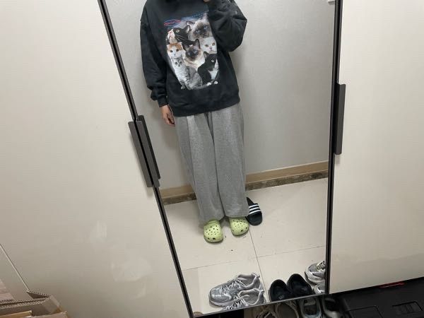 MUSINSA公式 | MCNCHIPS Cat squad goals crewneck [charcoal]