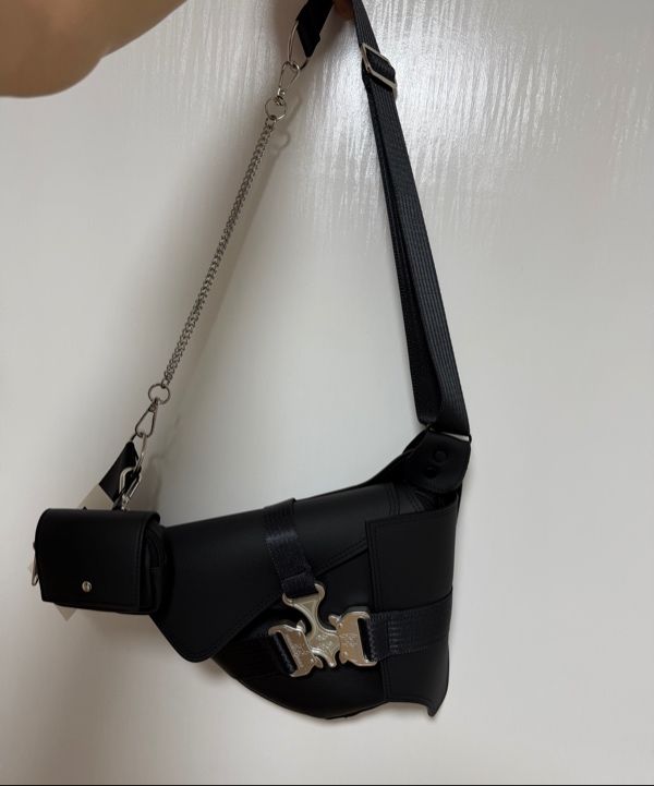 MUSINSA公式 | IUGAMAKARAS Triple Covered Crow Buckle Bag
