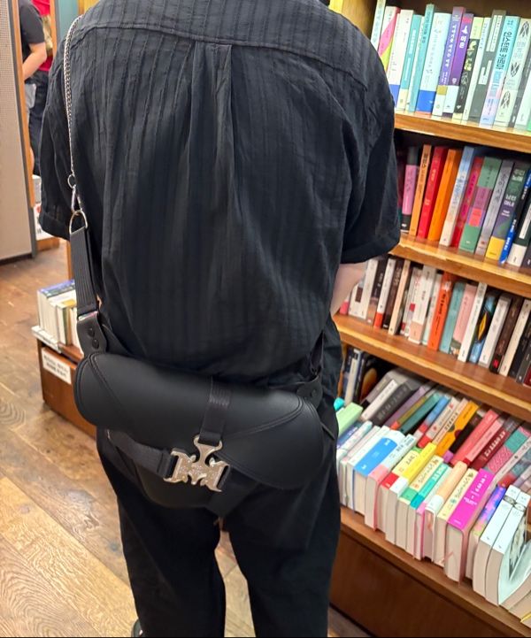 MUSINSA | IUGAMAKARAS Triple Covered Crow Buckle Bag