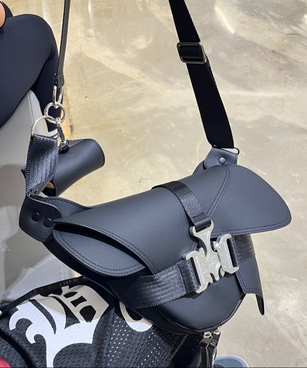 MUSINSA公式 | IUGAMAKARAS Triple Covered Crow Buckle Bag