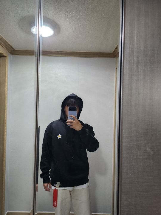 【GRAVER】Flower dot embroidered white clip zip up hoodie MUSINSA | GRAVER [UNISEX] FLOWER DOT EMBROIDERED WHITE CLIP