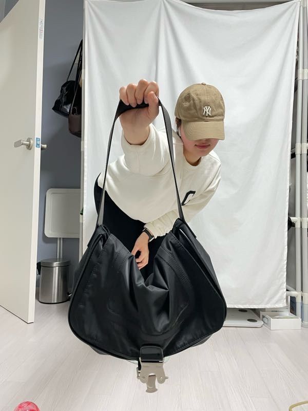 ショルダーバッグ・ポシェット [MATINKIM]BUCKLE BAG (4 colors) MUSINSA | MATIN KIM BUCKLE BAG (4 colors)