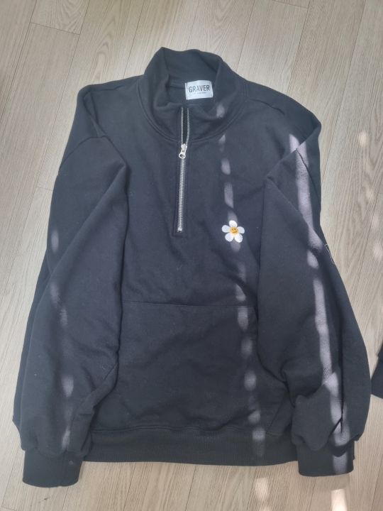 MUSINSA | GRAVER [UNISEX] STREET FLOWER EMBROIDERED HALF ZIP