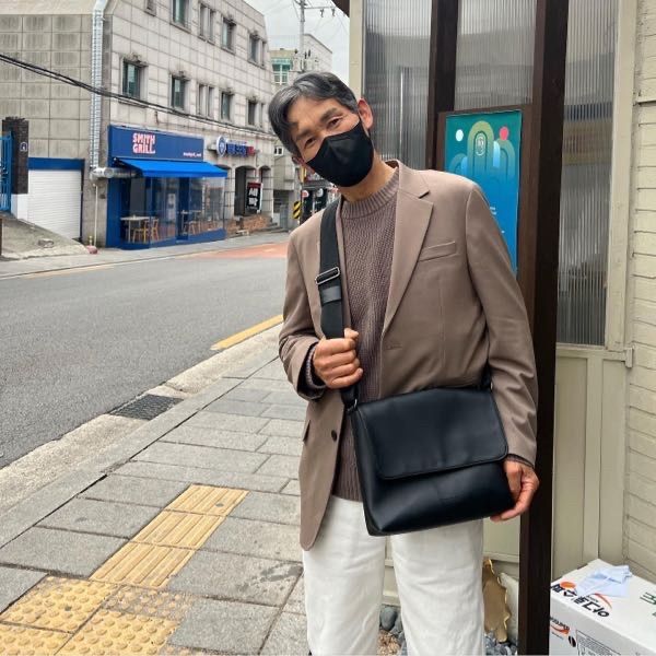 MUSINSA | NATIONAL PUBLICITY ANZA HQ LEATHER MESSENGER CROSS BAG