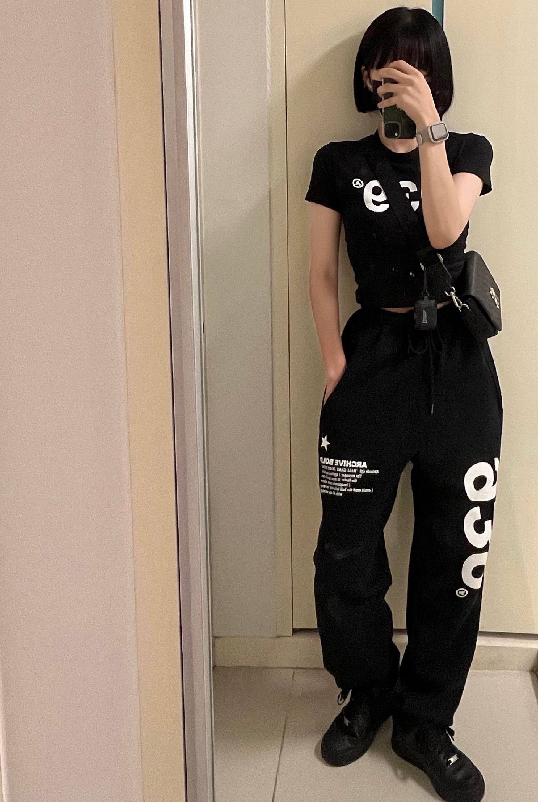 MUSINSA | ARCHIVE BOLD 939 LOGO CROP TOP_BLACK/HOTFIX