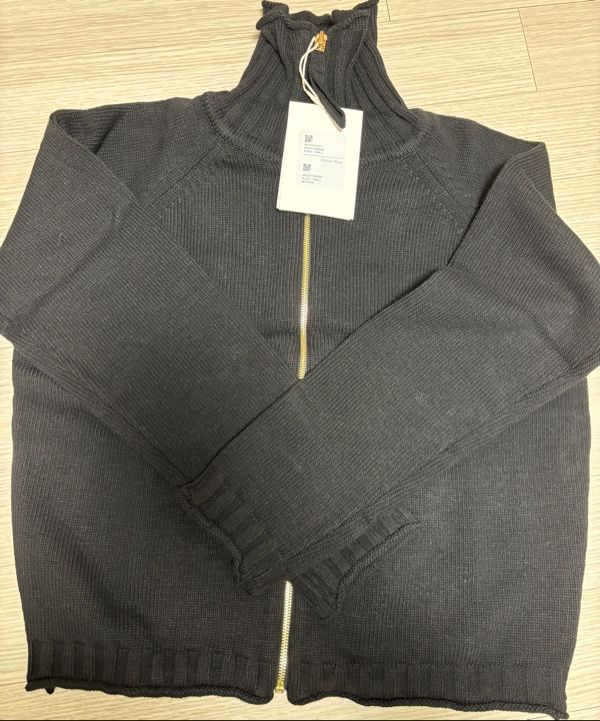 MUSINSA公式 | MATIN KIM SPELL POINT KNIT ZIP UP IN BLACK