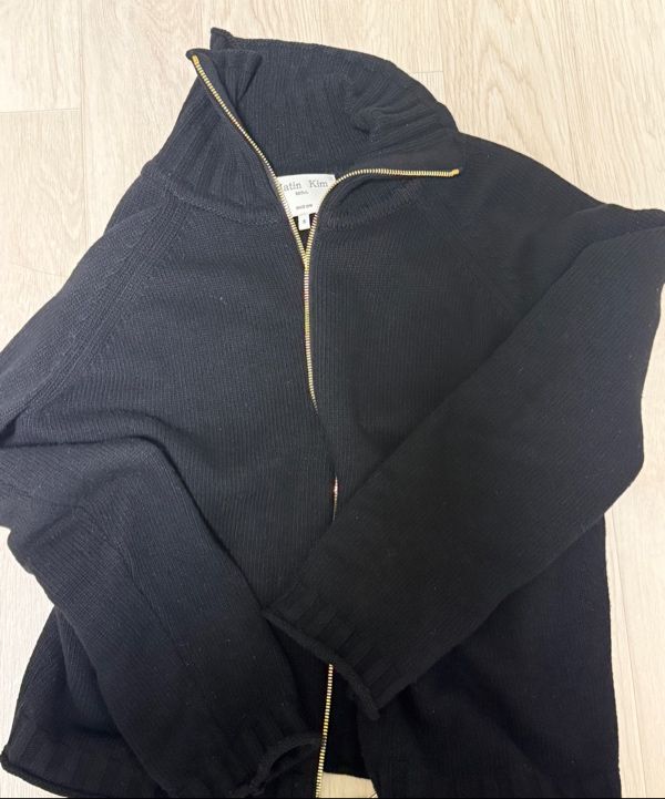 Matin Kim ブラック ジップアップジャケット MUSINSA公式 | MATIN KIM BACK LOGO GLITTER HOODY ZIP UP FOR