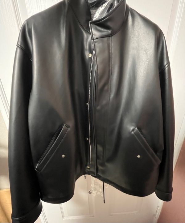 MUSINSA公式 | MUSINSA STANDARD ビーガンレザー特大クロップド