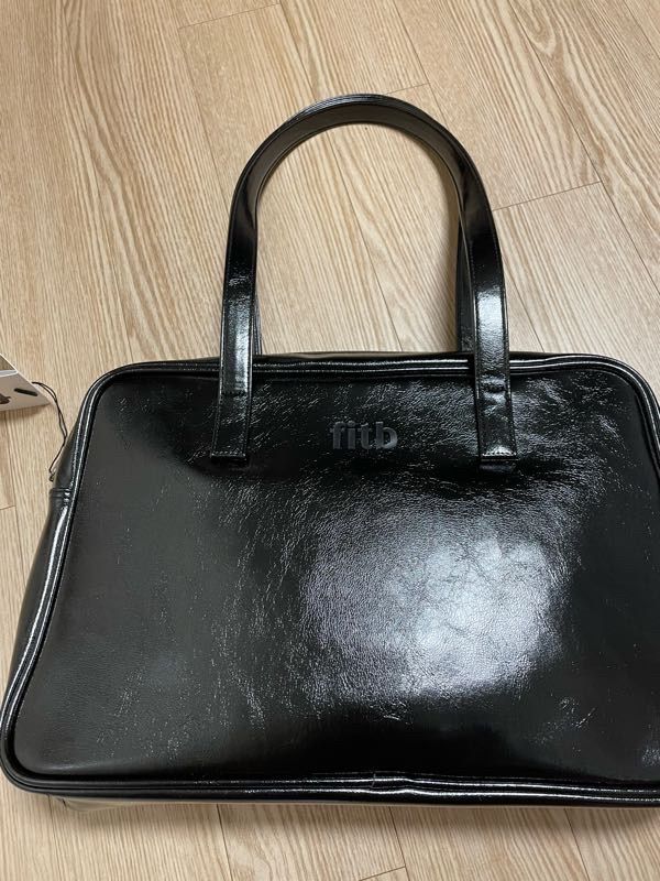 MUSINSA | FILLINTHEBLANK Trapezoid Shoulder Bag (black)