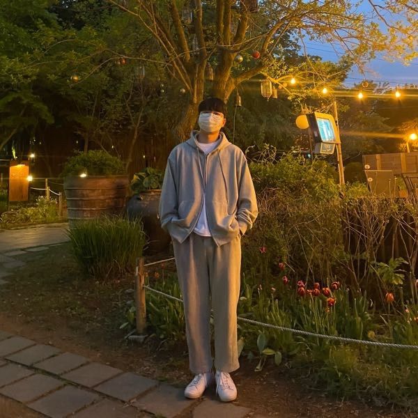 【YOURNUS】Crocker balloon brushed sweatpants MUSINSA | TOFFEE PLEATED BALLOON FIT WIDE SWEATPANTS (BLACK)