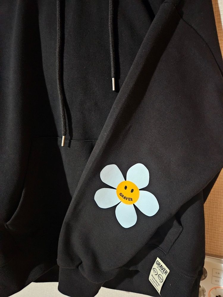 MUSINSA公式 | GRAVER [UNISEX] ELBOW FLOWER DOT ONE POINT