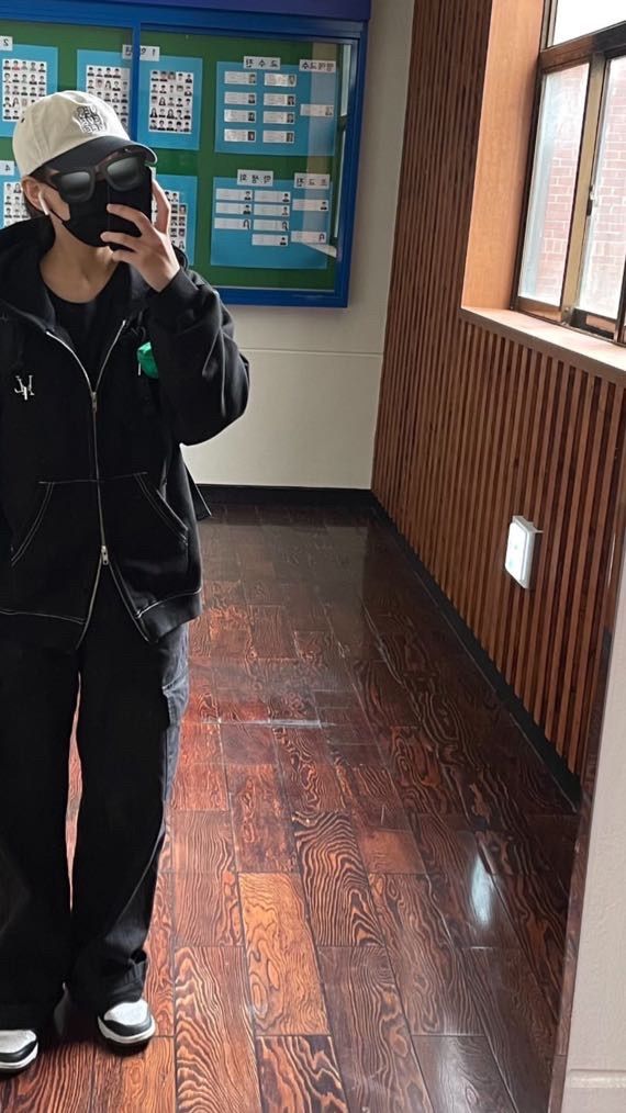 WOOALONGジップパーカー WOOALONG ウアロン Signature crop hood zip-up / WOOALONG