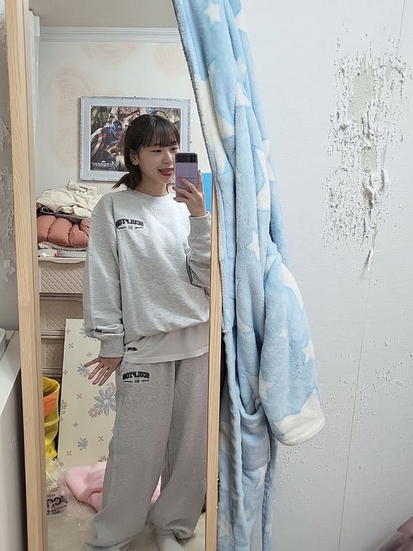 MUSINSA | SCULPTOR Classic Varsity Sweat pants White Melange