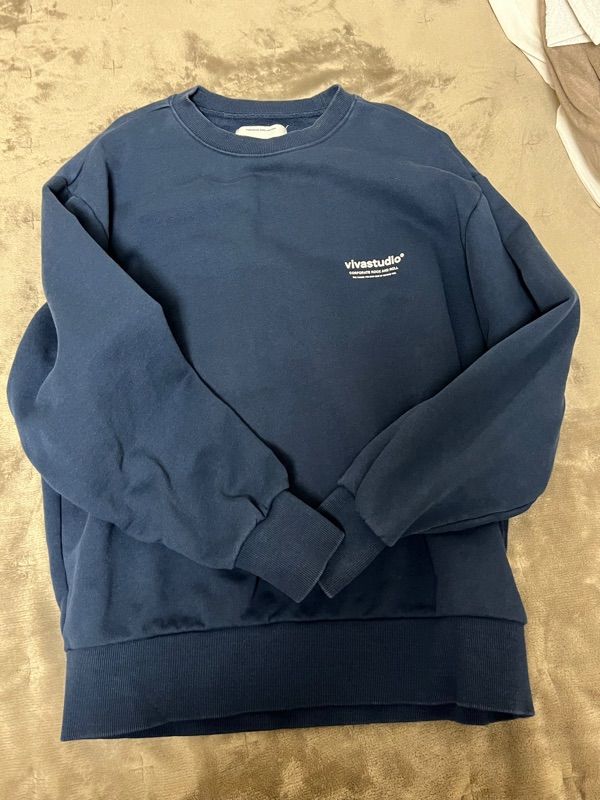 MUSINSA | VIVASTUDIO LOCATION CREWNECK [NAVY]