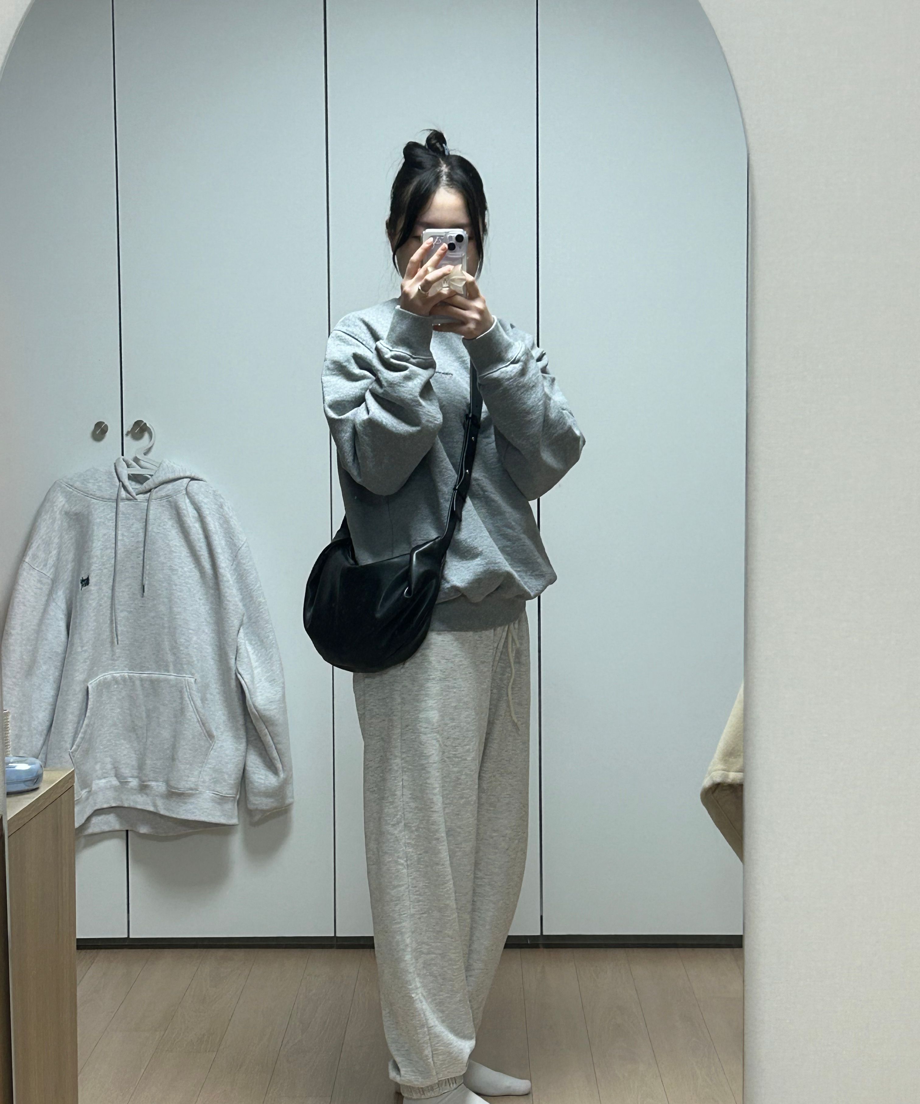 日本未入荷☆Ohwi Sling bag/全2色/FLOR 日本未入荷☆Ohwi Sling bag/全2色/FLOR (FLOR/ショルダーバッグ