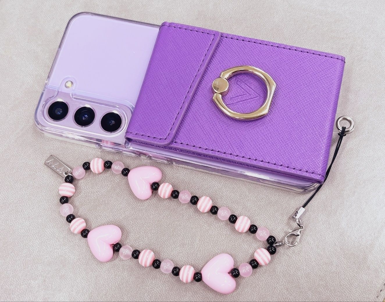 musinsa-vvv-teen-pink-heart-phone-strap