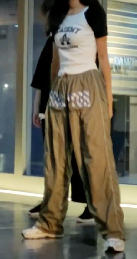 パンツ sculptor check track pants khaki MUSINSA | SCULPTOR Check Varsity Track Pants Khaki
