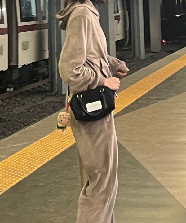 MUSINSA公式 | MATIN KIM BABY SPORTY TOTE BAG IN BLACK