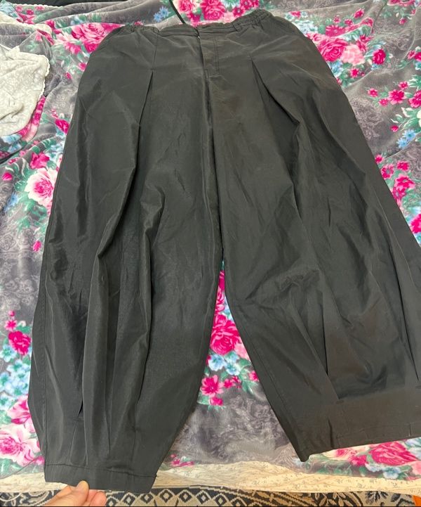 MUSINSA公式 | ANGLAN Unbalance Long Tuck Balloon Pants - Black