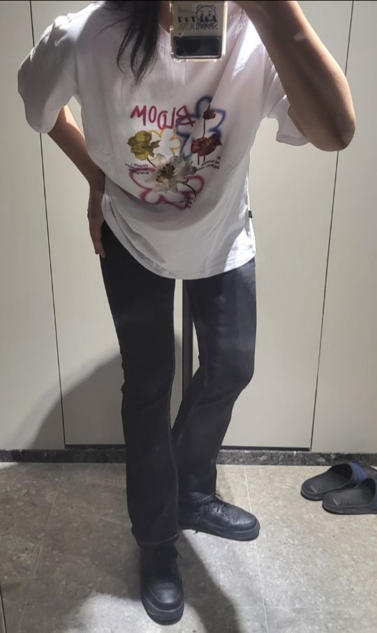 【CPGN STUDIO】DTP Peony Bloom Short Sleeve T-shirt CPGN STUDIO Dtp Peony Bloom 短袖上衣(兩色) – zerone