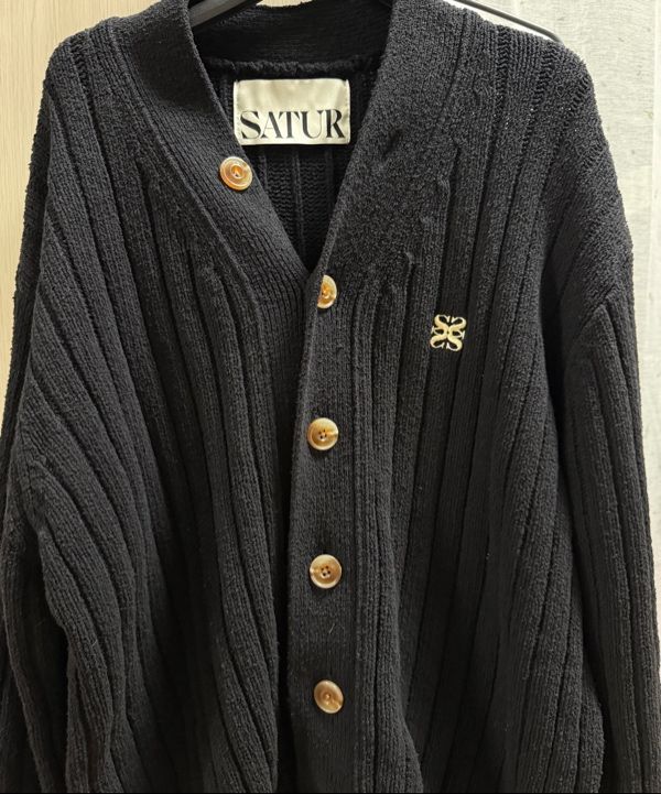 MUSINSA公式 | SATUR パロオーバーサイズブークルカーディガン