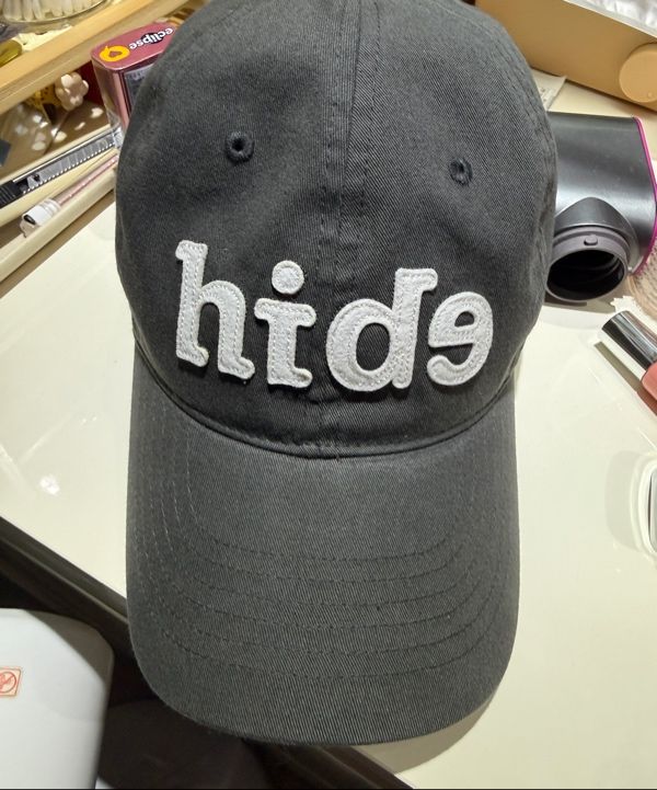 MUSINSA | HIDDEN BEHIND hide logo baseball cap (CHARCOAL)