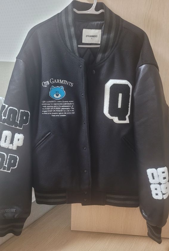 MUSINSA公式 | QT8 GARMENTS MH Rough Bear Varsity Jacket (Black)