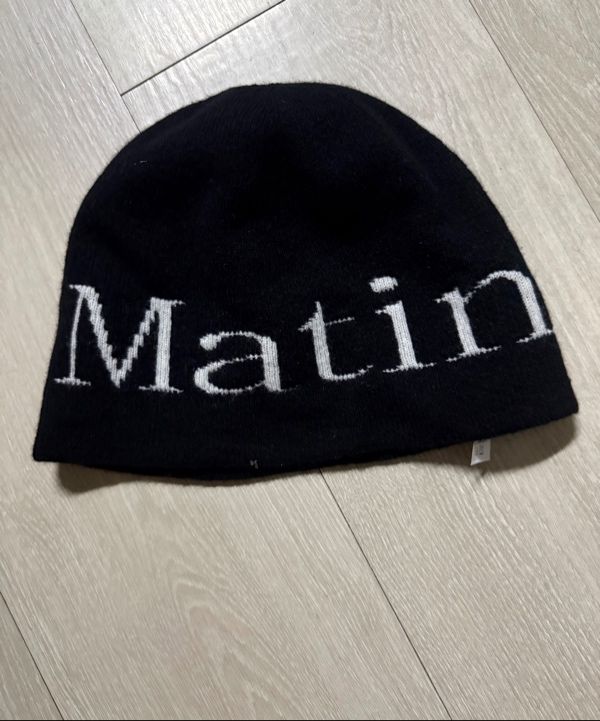 MUSINSA公式 | MATIN KIM LOGO JACQUARD SHORT BEANIE IN BLACK