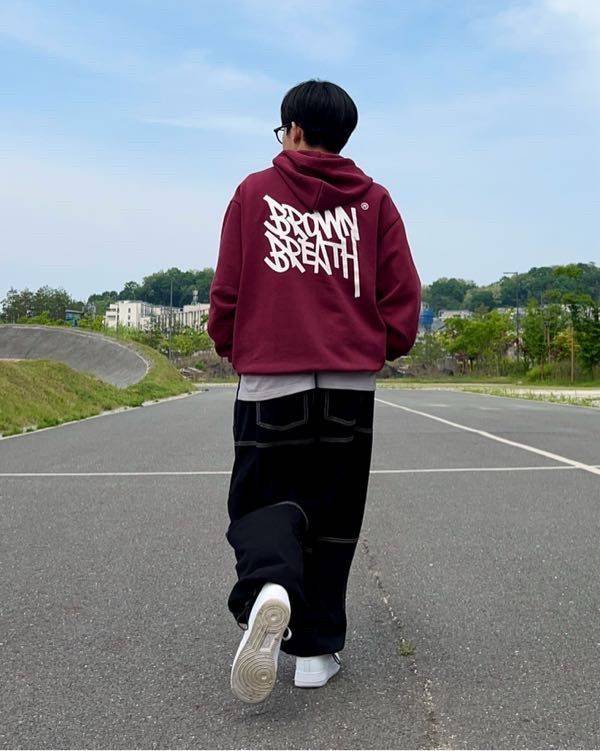 MUSINSA | BROWNBREATH TAG OG HOODIE - BURGUNDY