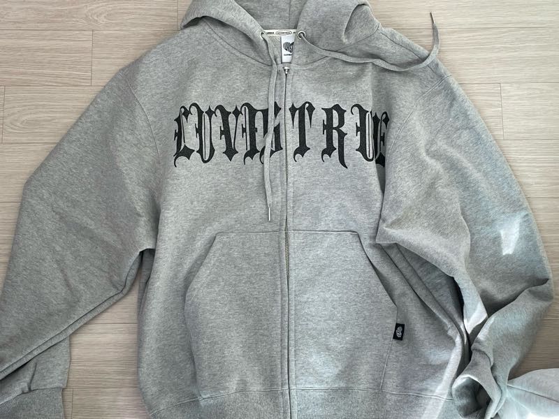 MUSINSA公式 | LUV IS TRUE MZ 2-WAY GLITTER HOOD ZIP UP (GRAY)