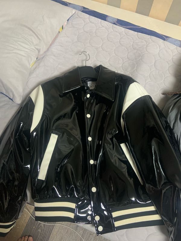 MUSINSA公式 | BIRTHDAYSUIT PATENT STADIUM JACKET (BLACK)