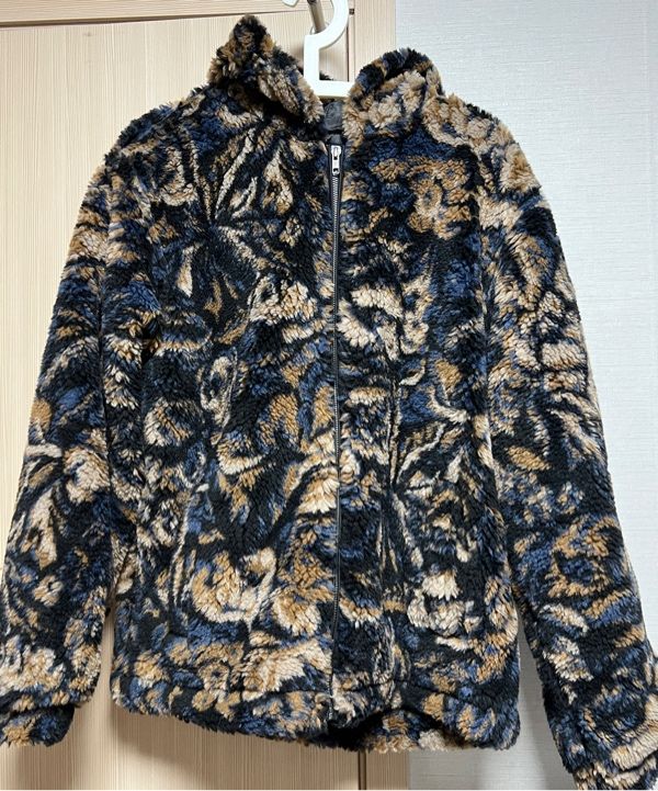 MUSINSA公式 | thisisneverthat Floral Faux Fur Jacket Khaki