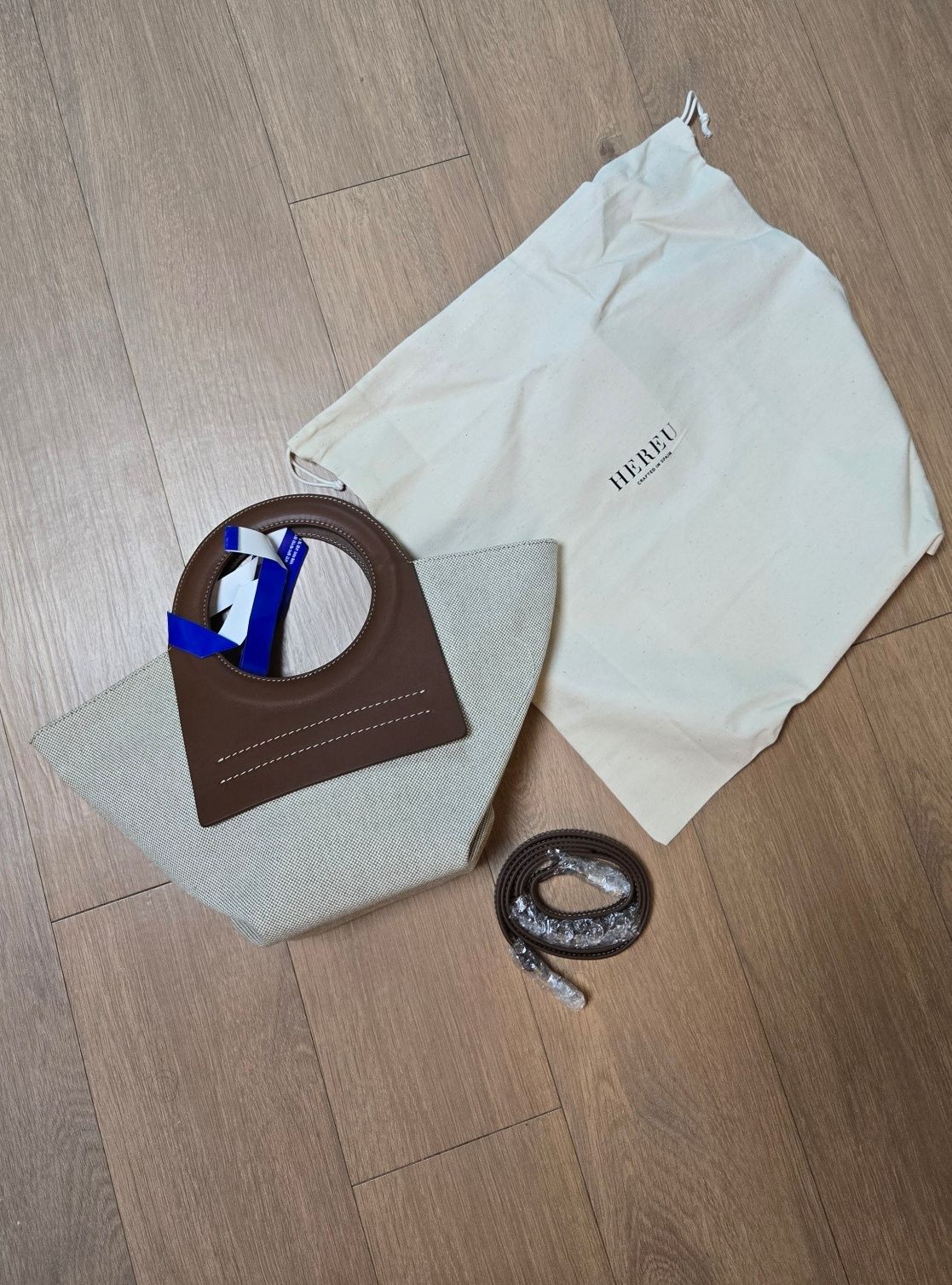 MUSINSA | HEREU Mini Color Tote Bag - Beige: Black