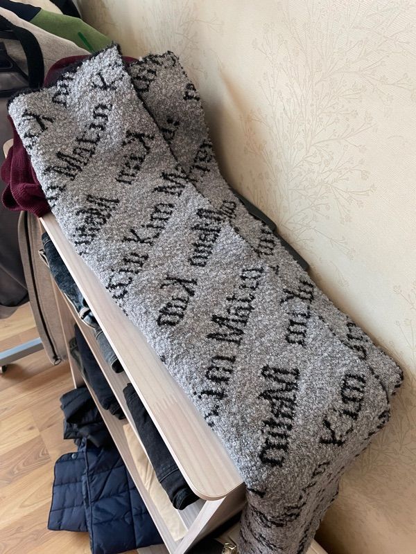 【 MATIN KIM 】 logo muffler MATIN KIM] LOGO CHECKBOARD MUFFLER IN BEIGE | もごつ