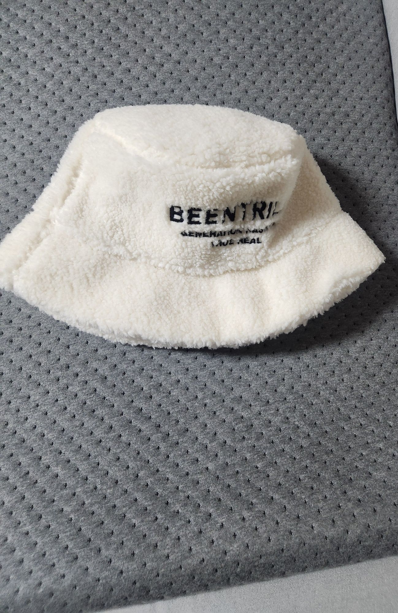 [BEENTRILL]★BOA FLEECE LETTERING BUCKET HAT MUSINSA | BEENTRILL NEWYORK Boa Fleece Lettering Bucket Hat
