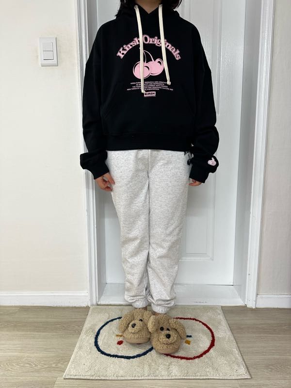 MUSINSA | KIRSH Cherry Arch Logo Crop Hoodie [Black]