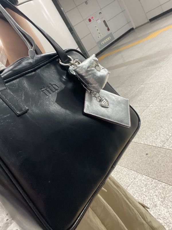 【FILLINTHEBLANK】24SS Trapezoid Middle Shoulder Bag FILLINTHEBLANK