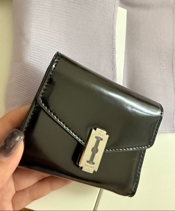 MUSINSA公式 | VUNQUE Occam V Half Wallet Black