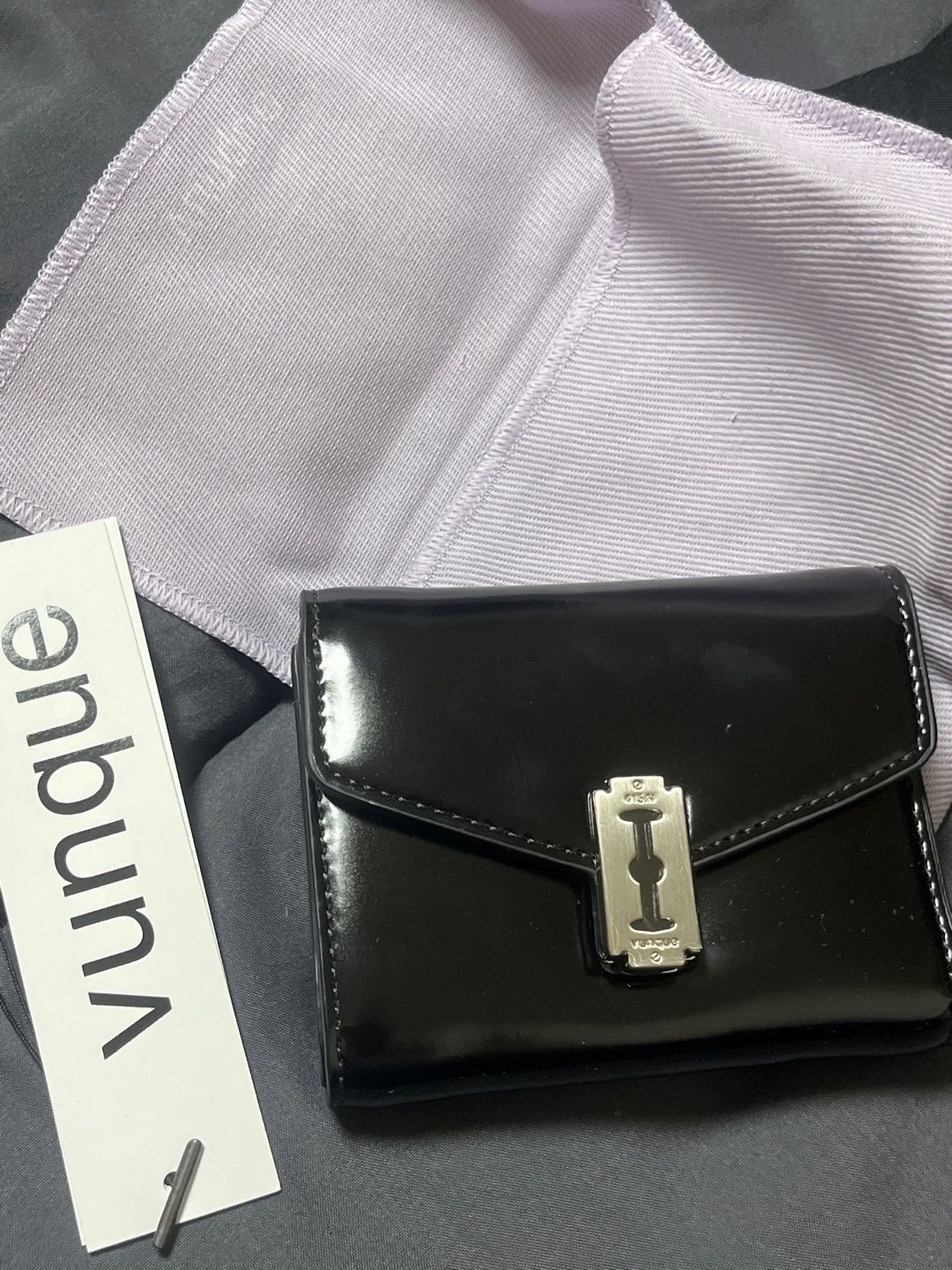 MUSINSA公式 | VUNQUE Occam V Half Wallet Black