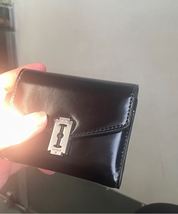 MUSINSA公式 | VUNQUE Occam V Half Wallet Black