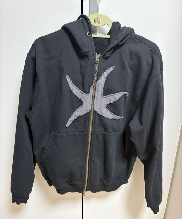 MUSINSA公式 | THE COLDEST MOMENT TCM starfish hooded zip-up (black)