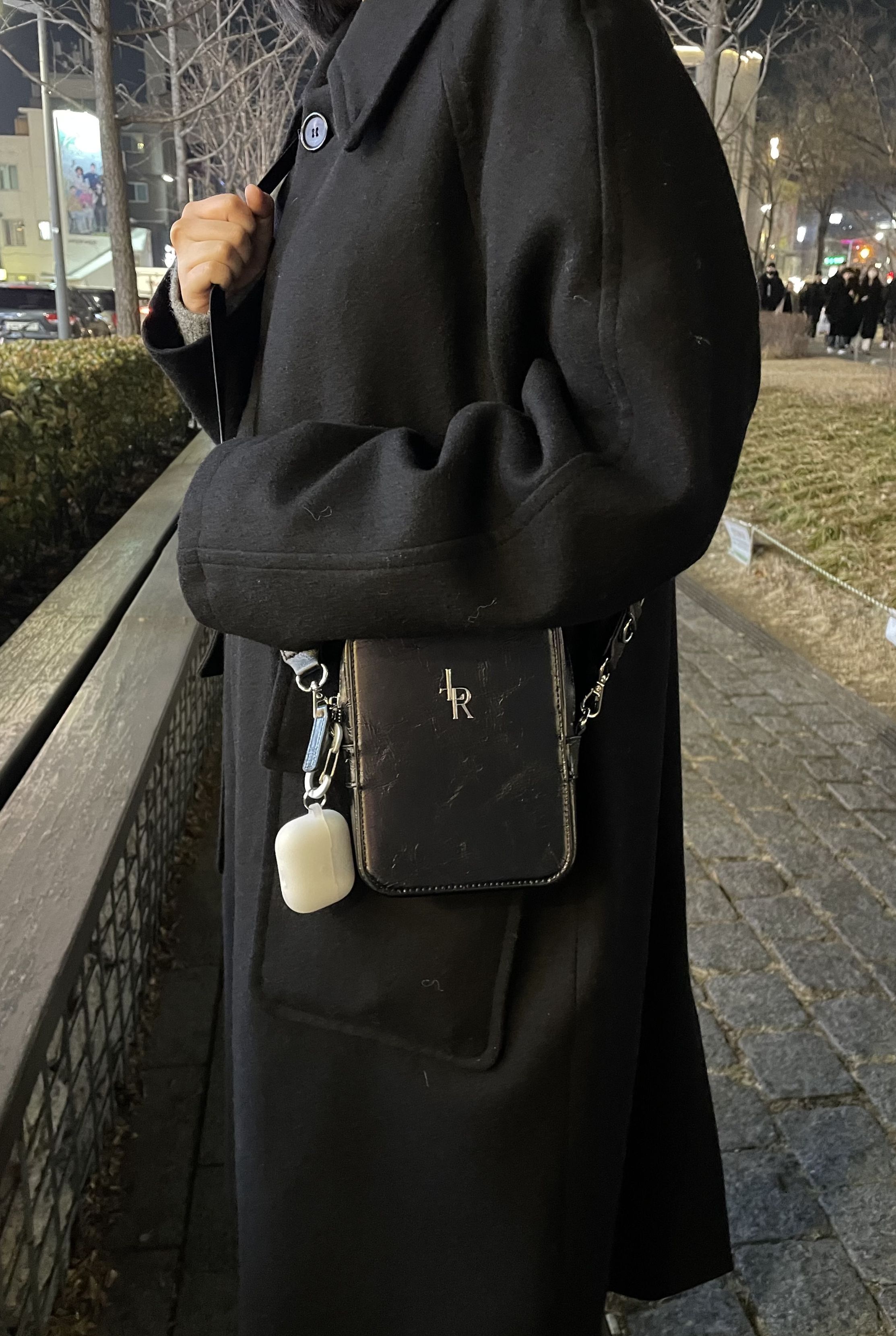 ショルダーバッグ・ポシェット LEATHERY Logo-Plaque Squre Cross Bag [BLACK] MUSINSA | LEATHERY Logo Plaque Square Cross Bag [BLACK]