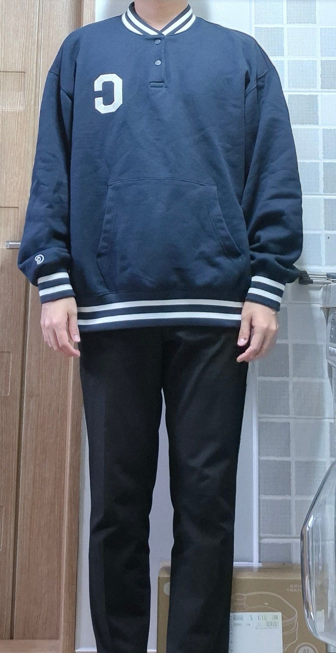 スウェット・トレーナー COVERNAT C Logo Overfit Varsity Man to Man Navy MUSINSA | COVERNAT C Logo Man to Man Dark Navy