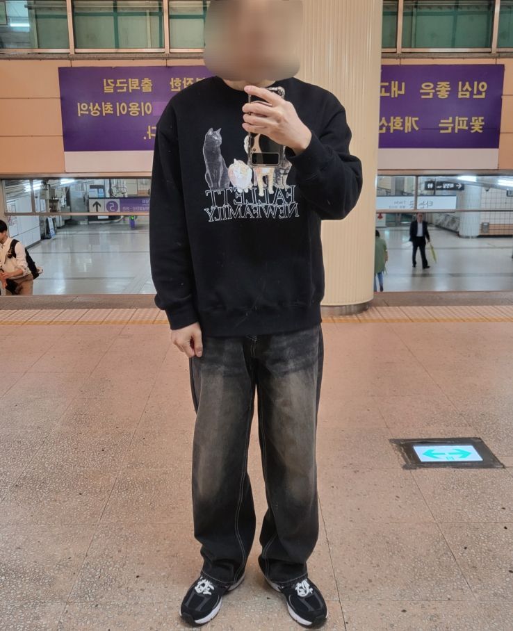 MUSINSA | FALLETT Nero Friends Sweatshirt Black