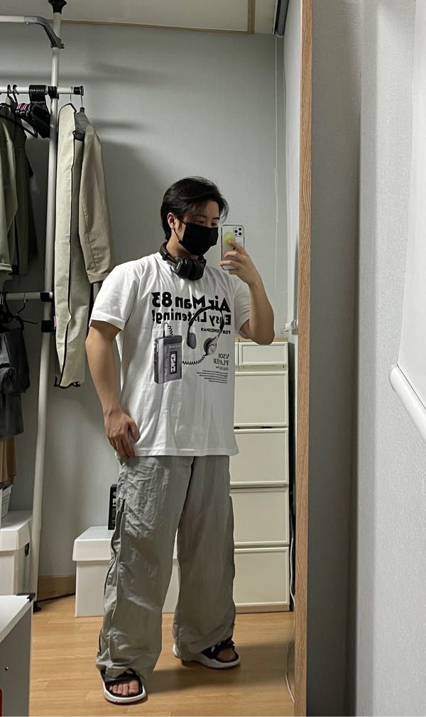 MUSINSA | VIVASTUDIO VS08 PLAYER T-Shirt [BLACK]