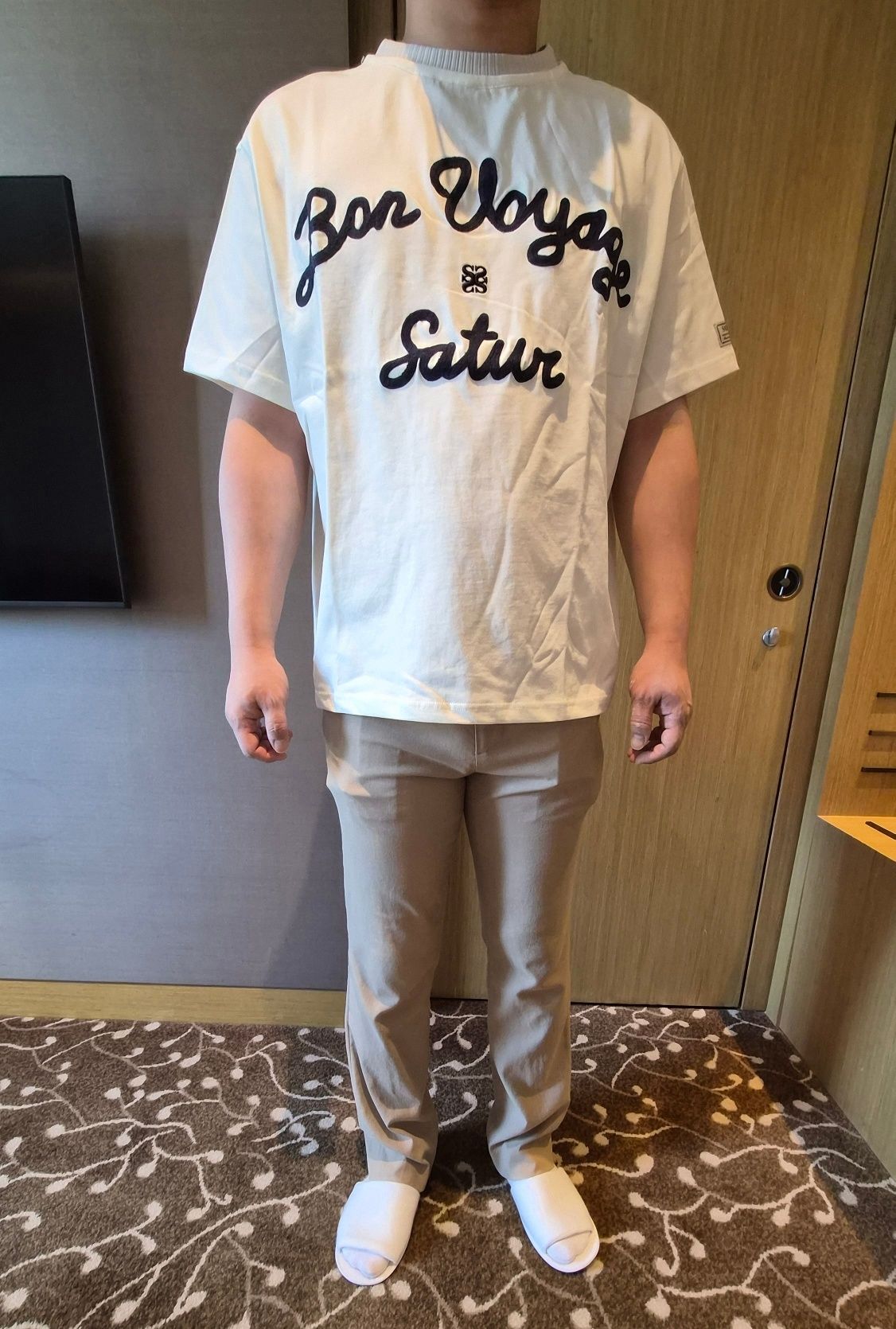 MUSINSA | SATUR Satur Logo Embroidered Voyage Short Sleeve T-Shirt