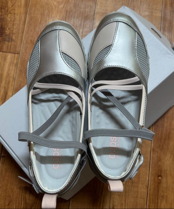 MUSINSA | OJOS Strap Embossed Toe Shoes / Silver