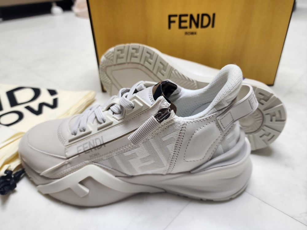 MUSINSA | FENDI Women's Logo Sneakers - White / 8E8035AJZHF1HGQ