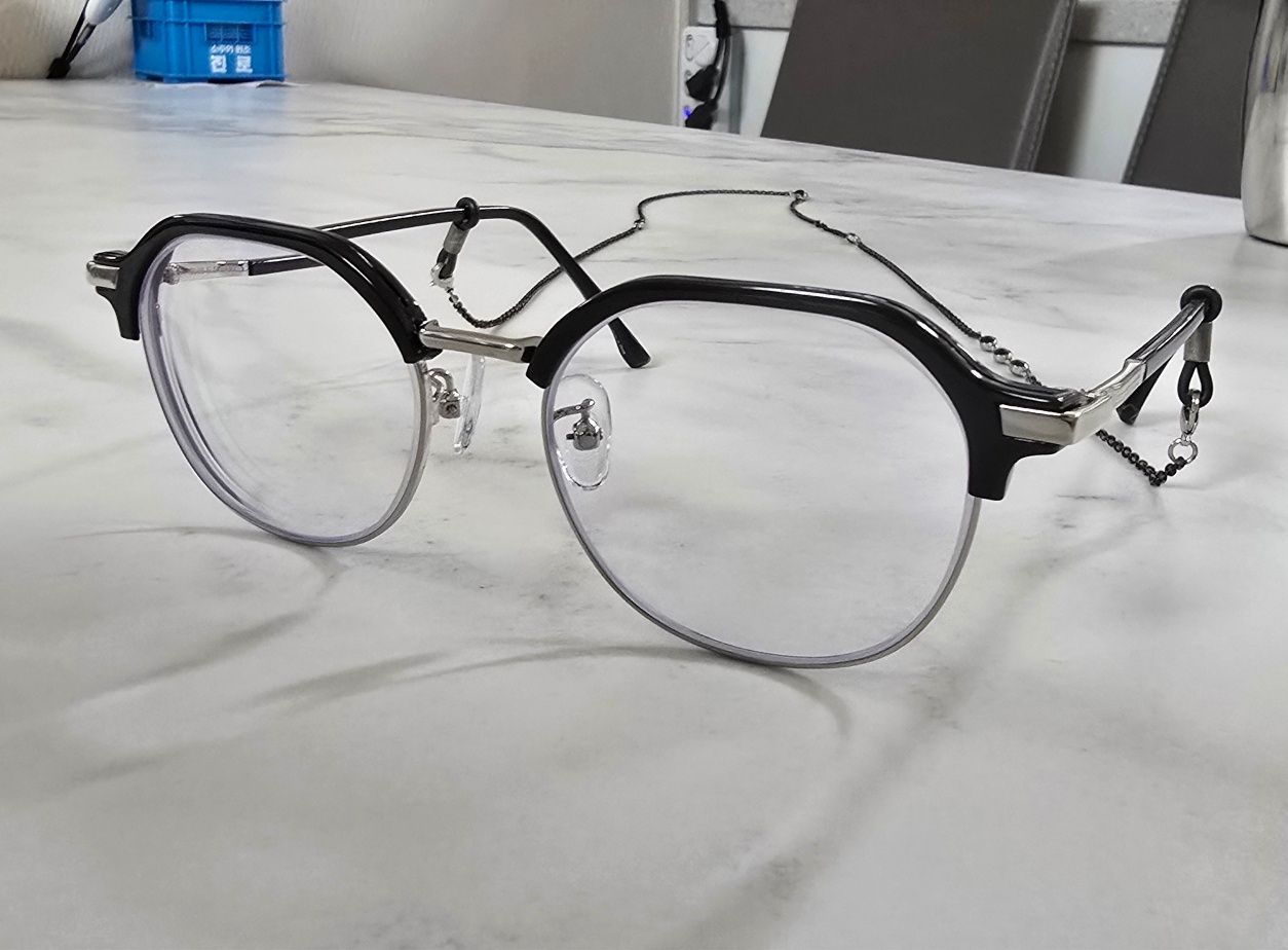 MUSINSA | BLUE ELEPHANT CREA black